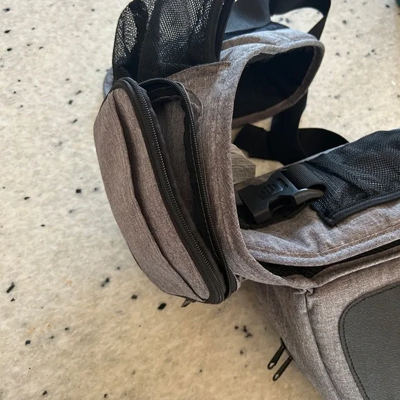 Tushbaby adjustable baby infant hip carrier with pockets gray - Picture 3 of 4